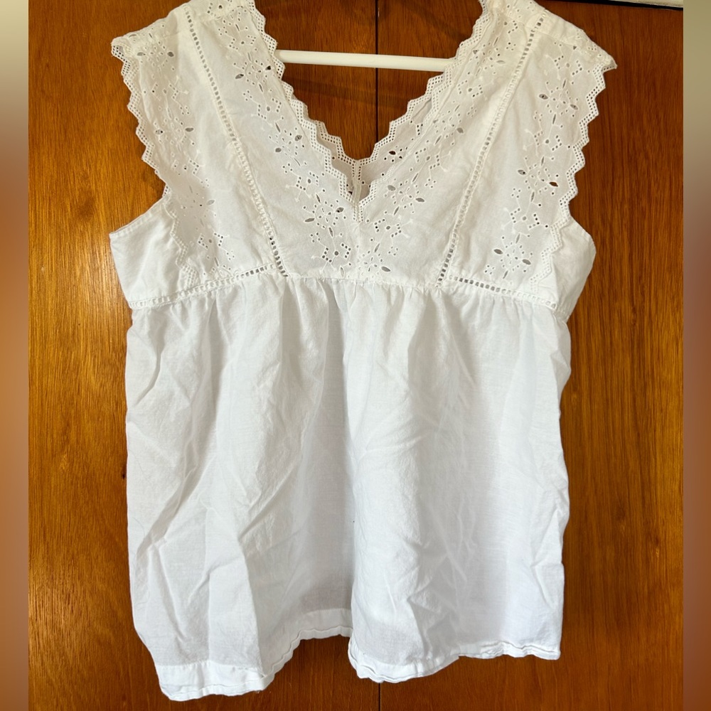 Two white Gap shirts